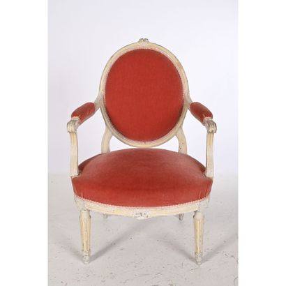 SUITE OF 4 LOUIS XVI flat-back medallion...