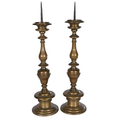 LARGE PAIR OF PIQUE-CIERGES in patinated...