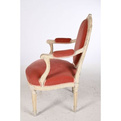 SUITE OF 4 LOUIS XVI flat-back medallion...