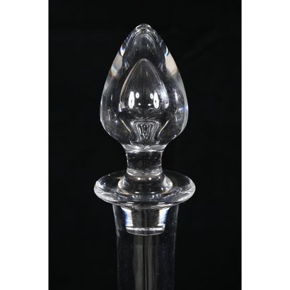 SAINT-LOUIS. JOLIE CARAFE en cristal et son...