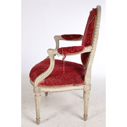 ELEGANTE PAIRE DE FAUTEUILS LOUIS XVI en...