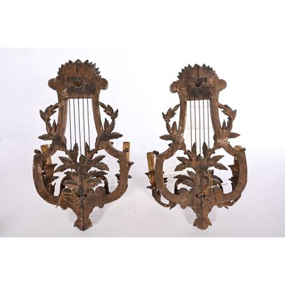 PAIR OF WALLLIGHTS IN THE GOUT OF LOUIS XVI...