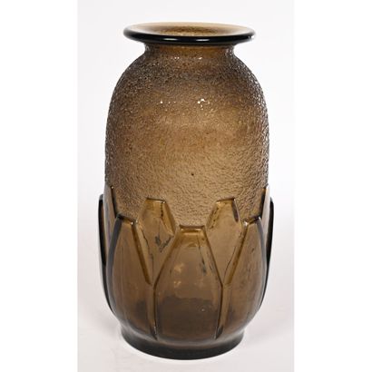 DAUM in NANCY. Ovoid vase with conical neck...