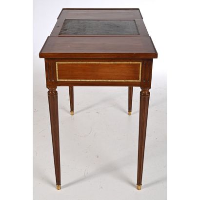 ORIGINAL LOUIS XVI READING TABLE in mahogany...