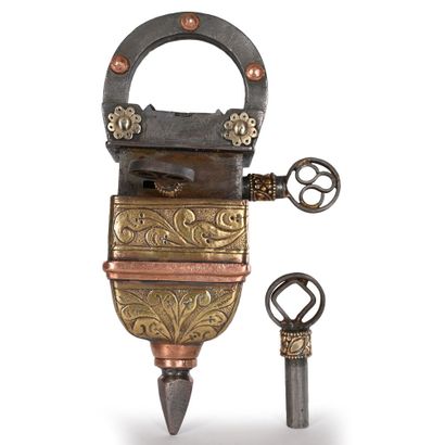 Iron triple-lock padlock. Original operation....