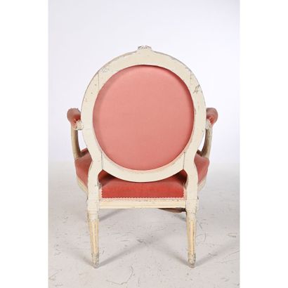 SUITE OF 4 LOUIS XVI flat-back medallion...