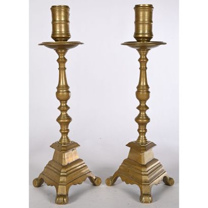 PAIR OF PIQUE-CIERGES LOUIS XIII with triangular...