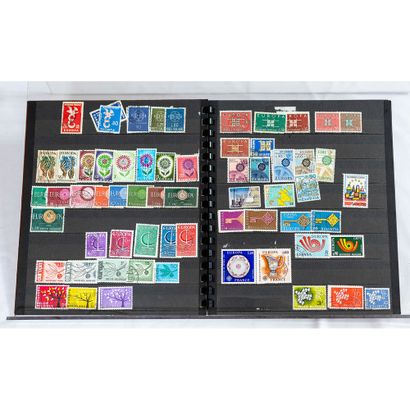 Europe, 14 albums de timbres majorité ob...