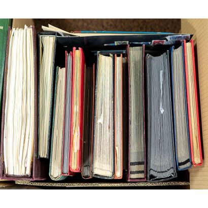 Europe, 14 albums de timbres majorité ob...
