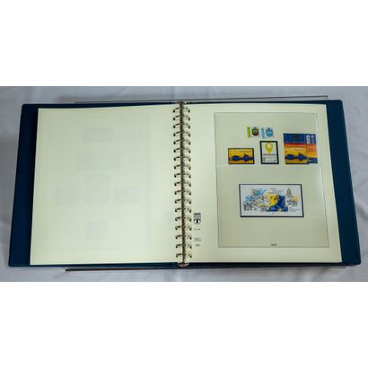 Ukraine Collection en 3 volumes. Une chemise,...