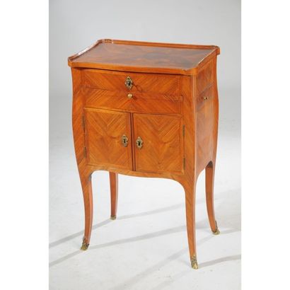 TABLE A ECRIRE LOUIS XV toutes faces en placage...