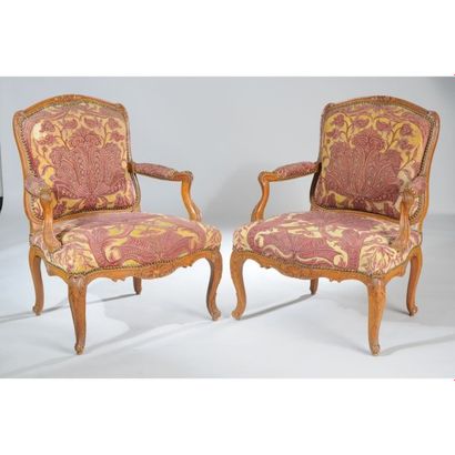 SUITE DE 4 FAUTEUILS LOUIS XV à dos plat...
