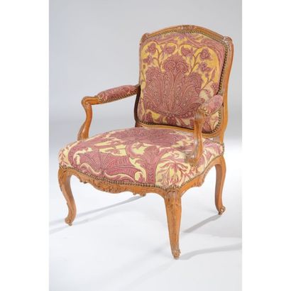 SUITE DE 4 FAUTEUILS LOUIS XV à dos plat...