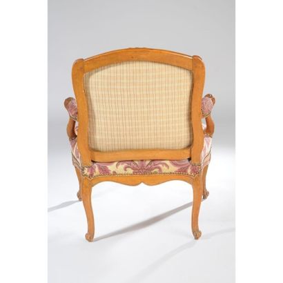 SUITE DE 4 FAUTEUILS LOUIS XV à dos plat...