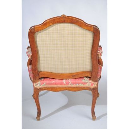 PAIRE DE FAUTEUILS LOUIS XV à dossier plat...