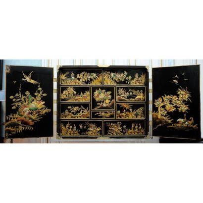 CABINET DANS LE GOUT DE LA CHINE en laque...