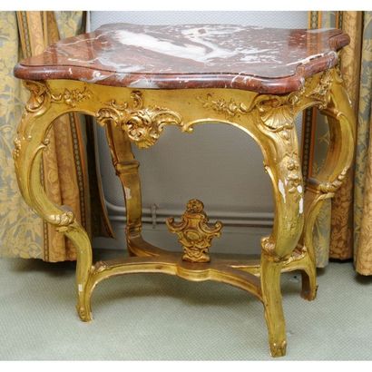 TABLE DE MILIEU LOUIS XV en bois redoré et...