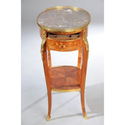 TABLE DE SALON TRANSITION de forme tambour...