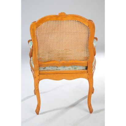 SUITE DE 4 FAUTEUILS LOUIS XV à dos plat...