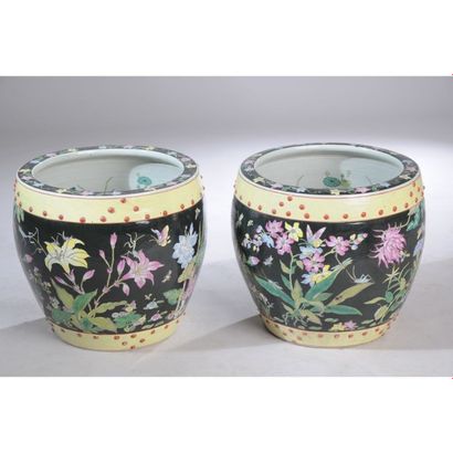 IMPORTANTE PAIRE DE CACHE POTS pouvant former...