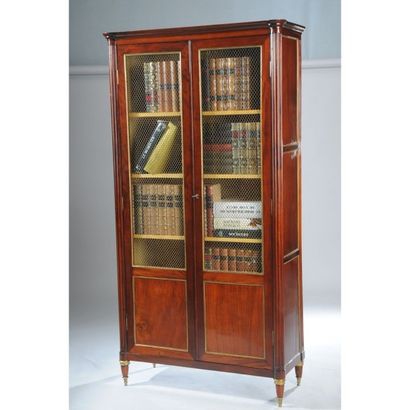 BIBLIOTHEQUE LOUIS XVI en acajou et placage...