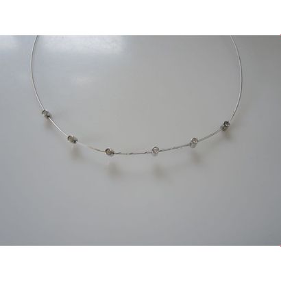 COLLIER ras de cou en or blanc torsadé (fils...