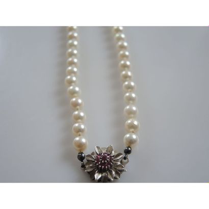 COLLIER 1 rang de perles de culture (6,7mm)....