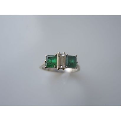 BAGUE en or blanc ornée d’un diamant taille...