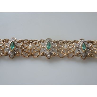 BRACELET ruban en spirale de fils d’or orné...