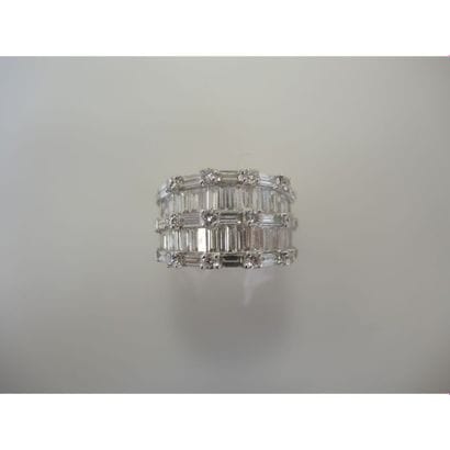 BAGUE jonc en or blanc ornée de 2 lignes...
