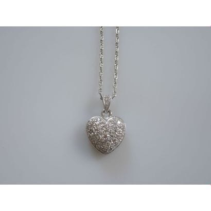 PENDENTIF cœur en or blanc pavé de diamants...
