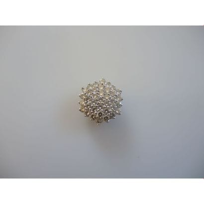 PENDENTIF en or blanc pavé de diamants. Poids...