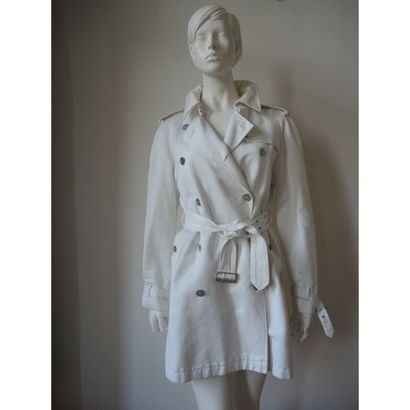 Burberry London.
Trench ¾ en gabardine de...