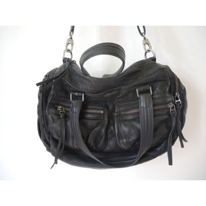 ZADIG et VOLTAIRE. 
Sac en cuir grainé noir....