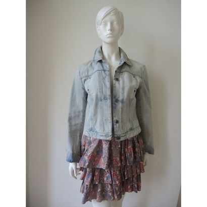 SPORTMAX. 
Blouson en jean vieilli. T.40....