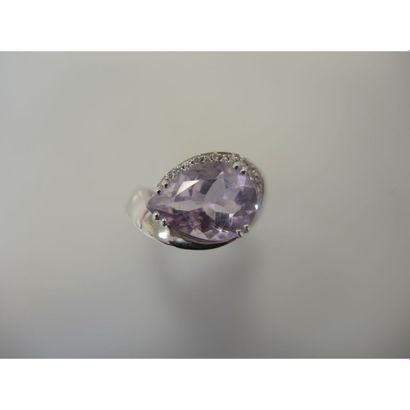 GAREL
BAGUE en or blanc ornée d’une améthyste...