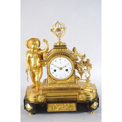 PENDULE LOUIS XVI en bronze doré représentant...
