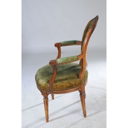 FAUTEUIL CABRIOLET LOUIS XVI en bois naturel...