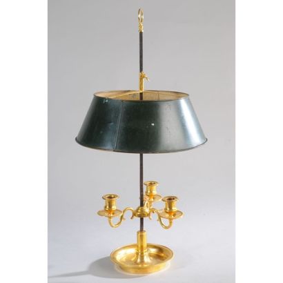 LAMPE BOUILLOTTE LOUIS XVI en bronze doré...