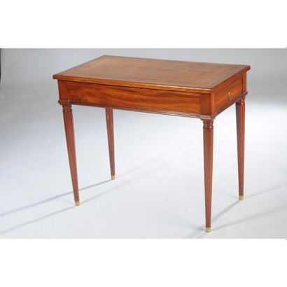 PETITE TABLE A ECRIRE LOUIS XVI toutes faces...