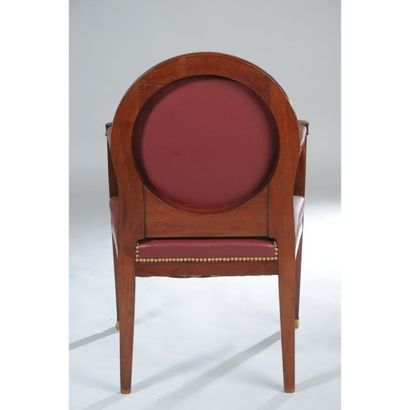 FAUTEUIL DE BUREAU D’APPARAT EMPIRE en acajou...