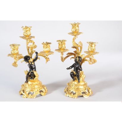 PAIRE DE CANDÉLABRES NAPOLEON III en bronze...