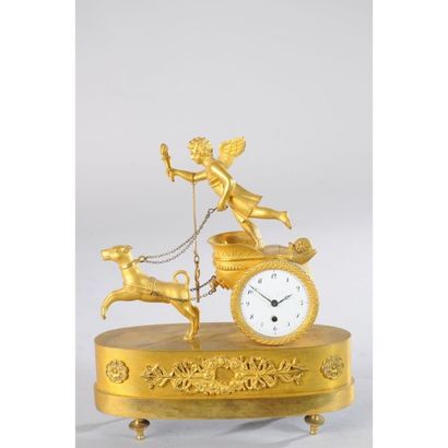 PENDULE LOUIS XVI en bronze doré représentant...