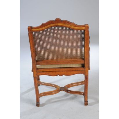 FAUTEUIL REGENCE à assise et dos en cannage...