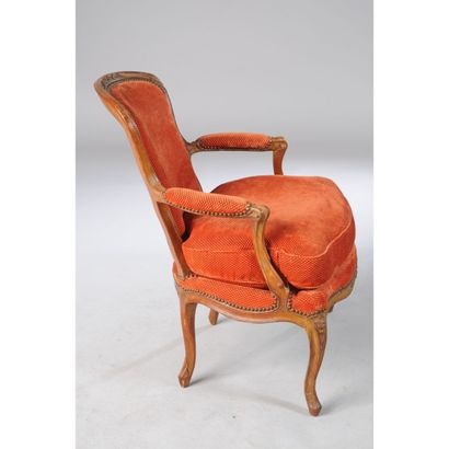 LARGE FAUTEUIL CABRIOLET LOUIS XV en bois...