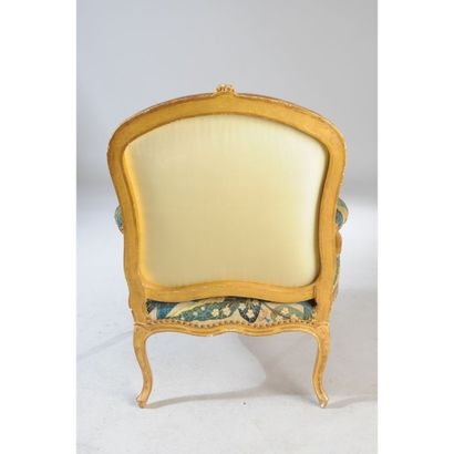 PAIRE DE FAUTEUILS D’APPARAT LOUIS XV à dossier...