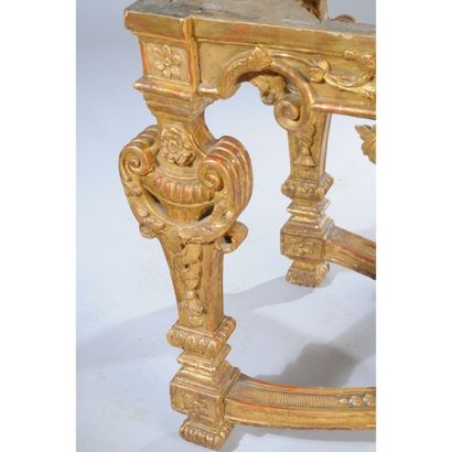 TABLE A GIBIER LOUIS XIV en bois doré et...