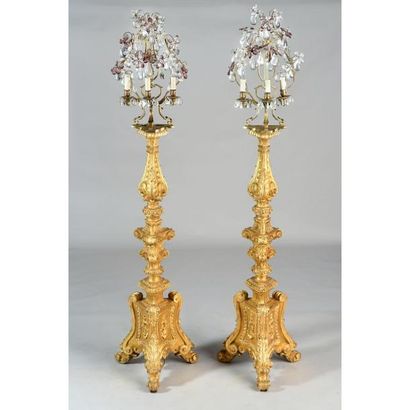 PAIRE DE PORTE GIRANDOLES ET LEUR GIRANDOLES...
