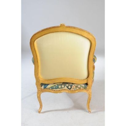 PAIRE DE FAUTEUILS D’APPARAT LOUIS XV à dossier...