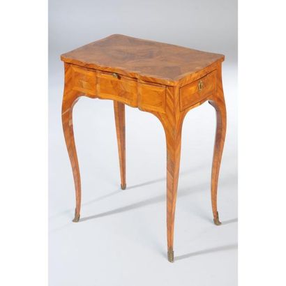 TABLE A ECRIRE LOUIS XV toutes faces de forme...